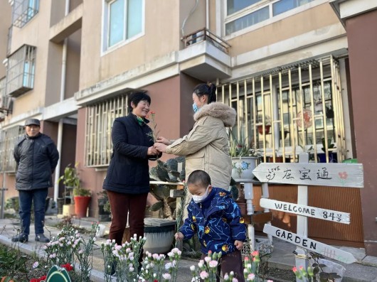 
南京各大医院黄牛代挂号电话票贩子号贩子网上预约挂号,住院检查加快,践行雷锋精神，宝山这里的“社区小先生”在行动