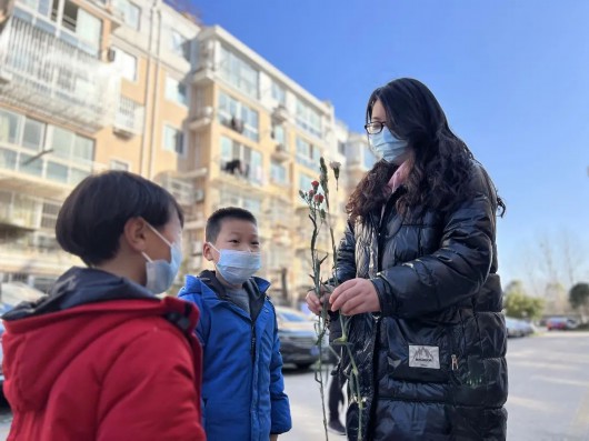 
南京各大医院黄牛代挂号电话票贩子号贩子网上预约挂号,住院检查加快,践行雷锋精神，宝山这里的“社区小先生”在行动