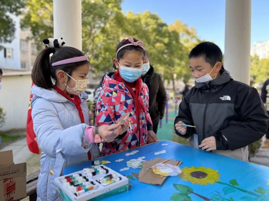 
南京各大医院黄牛代挂号电话票贩子号贩子网上预约挂号,住院检查加快,践行雷锋精神，宝山这里的“社区小先生”在行动