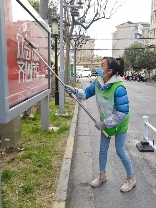 
上海眼耳鼻喉科医院黄牛代挂号电话票贩子号贩子网上预约挂号,住院检查加快,法律咨询、理发、测血压……学雷锋活动在宝山这里多点开花