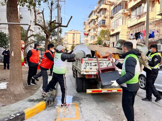 
上海眼耳鼻喉科医院黄牛代挂号电话票贩子号贩子网上预约挂号,住院检查加快,法律咨询、理发、测血压……学雷锋活动在宝山这里多点开花