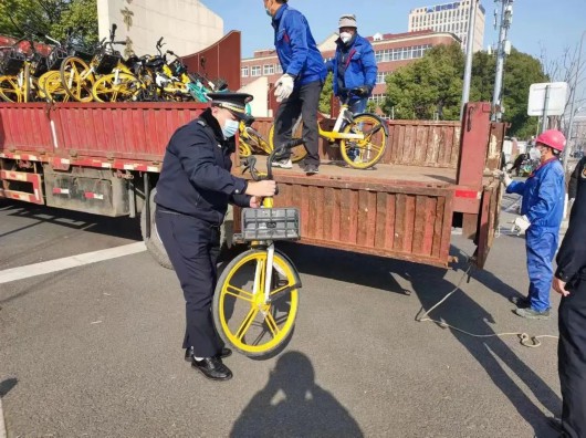 
上海中山医院黄牛代挂号电话票贩子号贩子网上预约挂号,住院检查加快,为文明出行“让路”，宝山这个镇对共享单车乱象进行集中整治