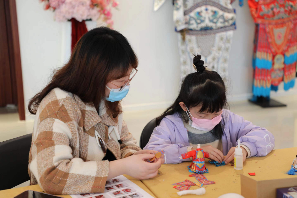 
上海各大医院黄牛代挂号电话票贩子号贩子网上预约挂号,住院检查加快,让文明与文化“同行” 宛平剧院志愿服务“学雷锋”