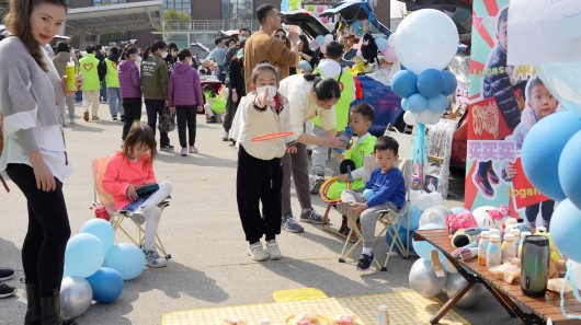 
中山大学肿瘤医院黄牛代挂号电话票贩子号贩子网上预约挂号,住院检查加快,后备箱的爱心义卖！宝山小先生这样践行雷锋精神