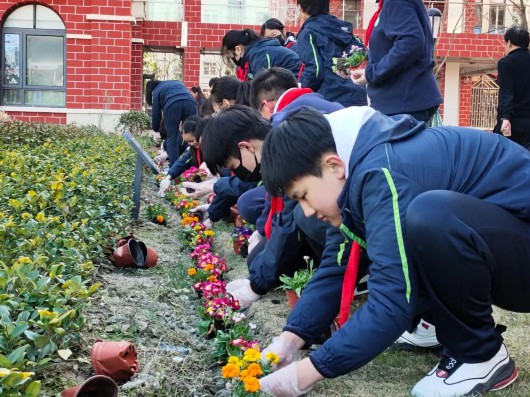 
南京金陵医院黄牛代挂号电话票贩子号贩子网上预约挂号,住院检查加快,他们点亮心中火炬，争做宝山新时代追“锋”少年！