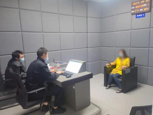 代挂姜玉武的号黄牛代挂号电话票贩子号贩子网上预约挂号,住院检查加快,女子被抢30万元警方找回,送锦旗致谢时却被抓:系涉诈资金