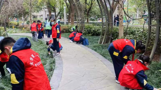 
广州中山眼科医院黄牛代挂号电话票贩子号贩子网上预约挂号,住院检查加快,爱心摊主、创全小主人……宝山社区小先生携手共建美丽家园！