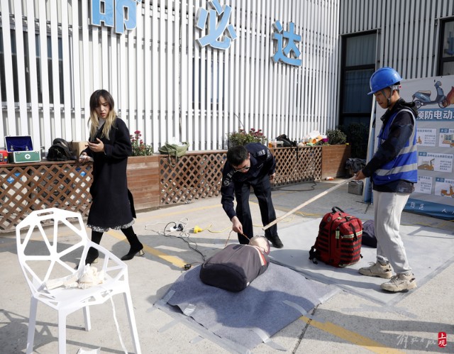 
南京眼科医院黄牛代挂号电话票贩子号贩子网上预约挂号,住院检查加快,护航企业：徐汇安全教育进工地