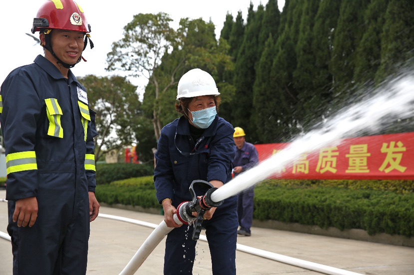 
广州中山三医院黄牛代挂号电话票贩子号贩子网上预约挂号,住院检查加快,体验消防装备科普灭火知识 化工消防的“大转盘”了解一下