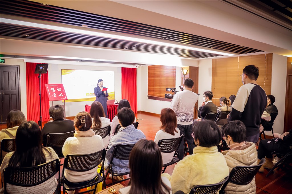 
上海中山医院黄牛代挂号电话票贩子号贩子网上预约挂号,住院检查加快,“初心讲堂”第37讲在中共二大会址纪念馆开讲 阐释中国共产党领导下的妇女事业进程