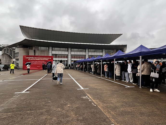 
广州肿瘤医院黄牛代挂号电话票贩子号贩子网上预约挂号,住院检查加快,简历投递超21万份，上海春季最大规模高校毕业生招聘会举行