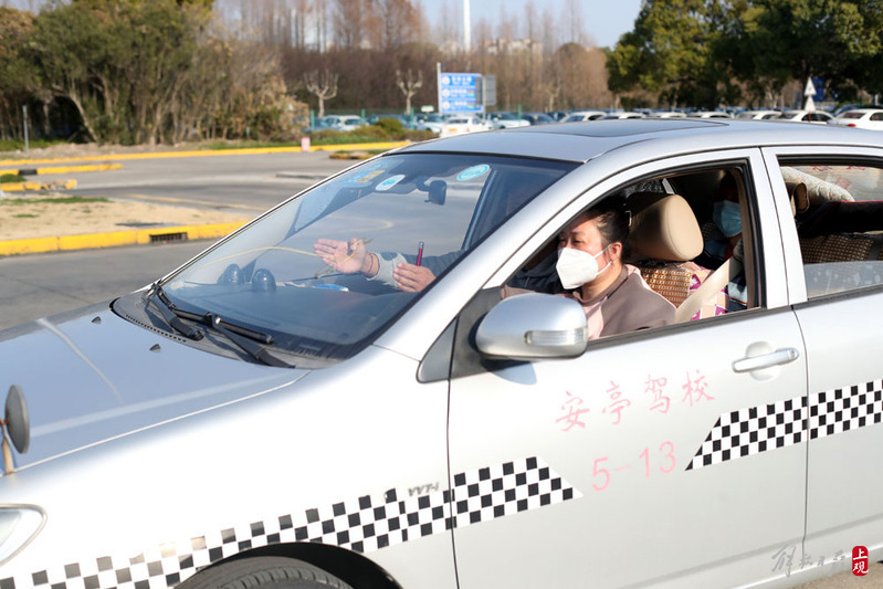 
天津眼科医院黄牛代挂号电话票贩子号贩子网上预约挂号,住院检查加快,拥抱无障碍新生活，这群人考驾照不再是梦想