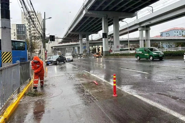 
西安市儿童医院黄牛代挂号电话票贩子号贩子网上预约挂号,住院检查加快,区绿化市容局雨中深度保洁 创全持续升温