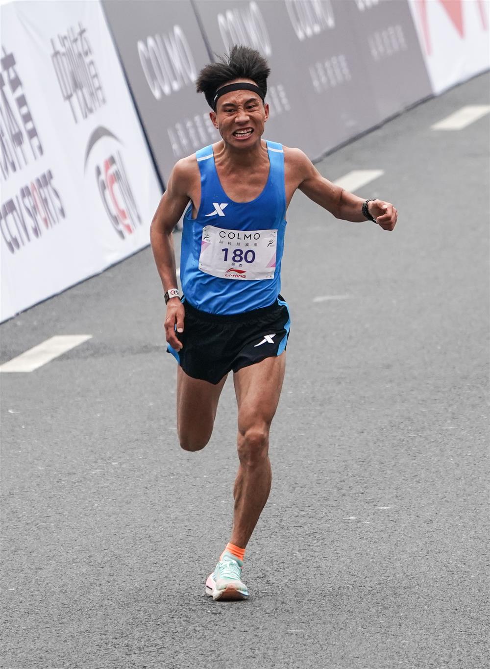 创造中国马拉松历史的,为何偏偏是何杰?