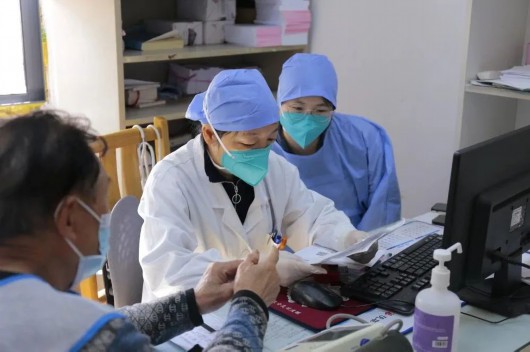 
北京儿童医院黄牛代挂号电话票贩子号贩子网上预约挂号,住院检查加快,从“赤脚医生”到“新乡医”，华新“砺石计划”为乡村医生赋能