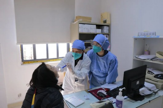 
北京儿童医院黄牛代挂号电话票贩子号贩子网上预约挂号,住院检查加快,从“赤脚医生”到“新乡医”，华新“砺石计划”为乡村医生赋能