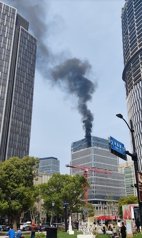 
北京301医院黄牛代挂号电话票贩子号贩子网上预约挂号,住院检查加快,上海黄浦区西藏南路一在建工地发生火灾，火已熄灭无人员伤亡