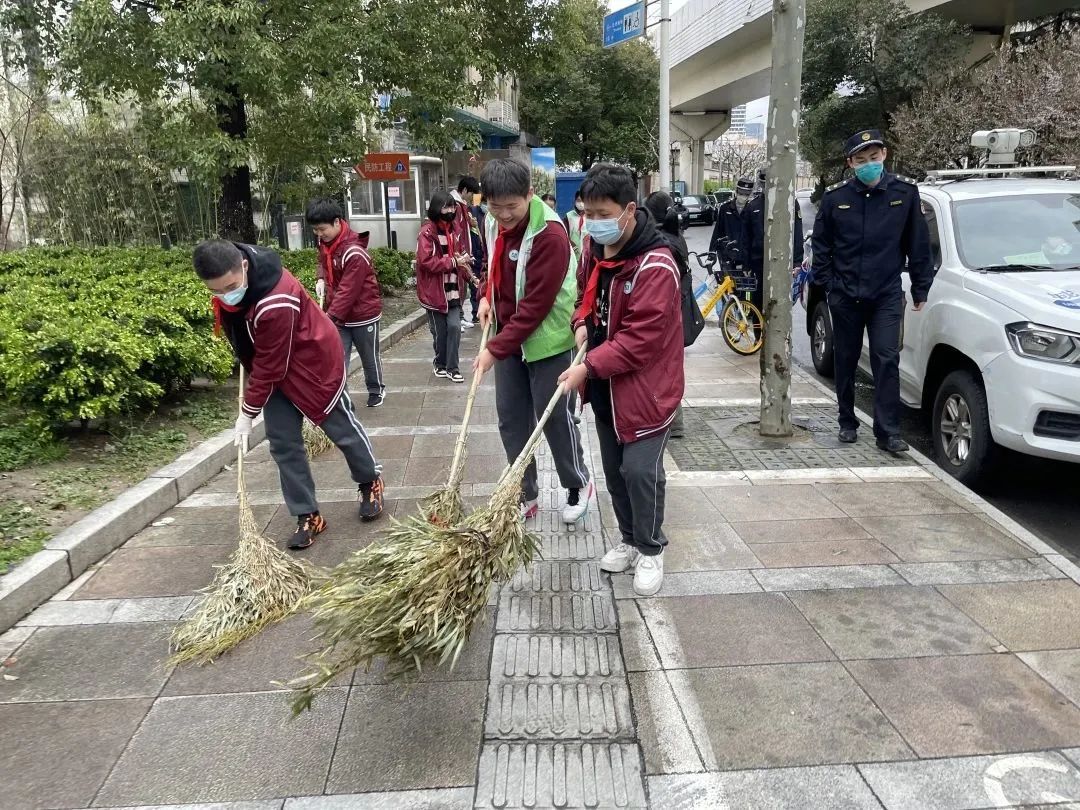 
杭州市人民医院黄牛代挂号电话票贩子号贩子网上预约挂号,住院检查加快,“宜”起学雷锋，少年普法行