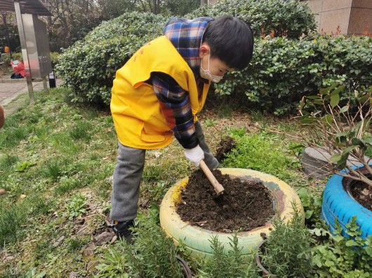 
北京大学第六医院黄牛代挂号电话票贩子号贩子网上预约挂号,住院检查加快,小花园让社区“靓”起来！宝山这里开展亲子种植活动