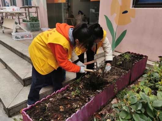 
北京大学第六医院黄牛代挂号电话票贩子号贩子网上预约挂号,住院检查加快,小花园让社区“靓”起来！宝山这里开展亲子种植活动