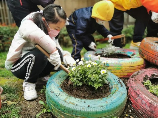 
北京大学第六医院黄牛代挂号电话票贩子号贩子网上预约挂号,住院检查加快,小花园让社区“靓”起来！宝山这里开展亲子种植活动