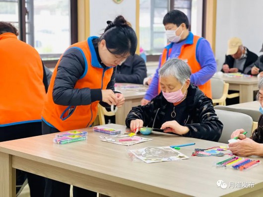 
江苏省中医院黄牛代挂号电话票贩子号贩子网上预约挂号,住院检查加快,让老人体验快乐晚年！宝山这家日照中心再次开放