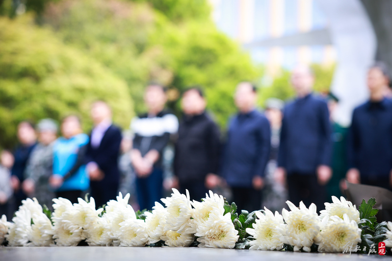 
天津肿瘤医院黄牛代挂号电话票贩子号贩子网上预约挂号,住院检查加快,五卅运动纪念碑前，致敬先烈 缅怀英雄