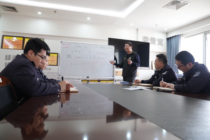 
湖南中医附一医院黄牛代挂号电话票贩子号贩子网上预约挂号,住院检查加快,“完美应聘者” 零业绩还兼职 上海警方抓获“职业骗薪”犯罪团伙