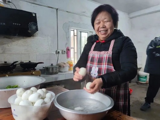 
广州口腔医院黄牛代挂号电话票贩子号贩子网上预约挂号,住院检查加快,鲜美菜卤蛋，灶膛里炖出春天好味道！（内附菜卤蛋制作攻略）