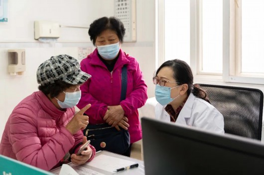 
西安市儿童医院黄牛代挂号电话票贩子号贩子网上预约挂号,住院检查加快,“家门口”尽享名医服务！宝山这个社区卫生服务中心骨病科专家门诊开诊啦