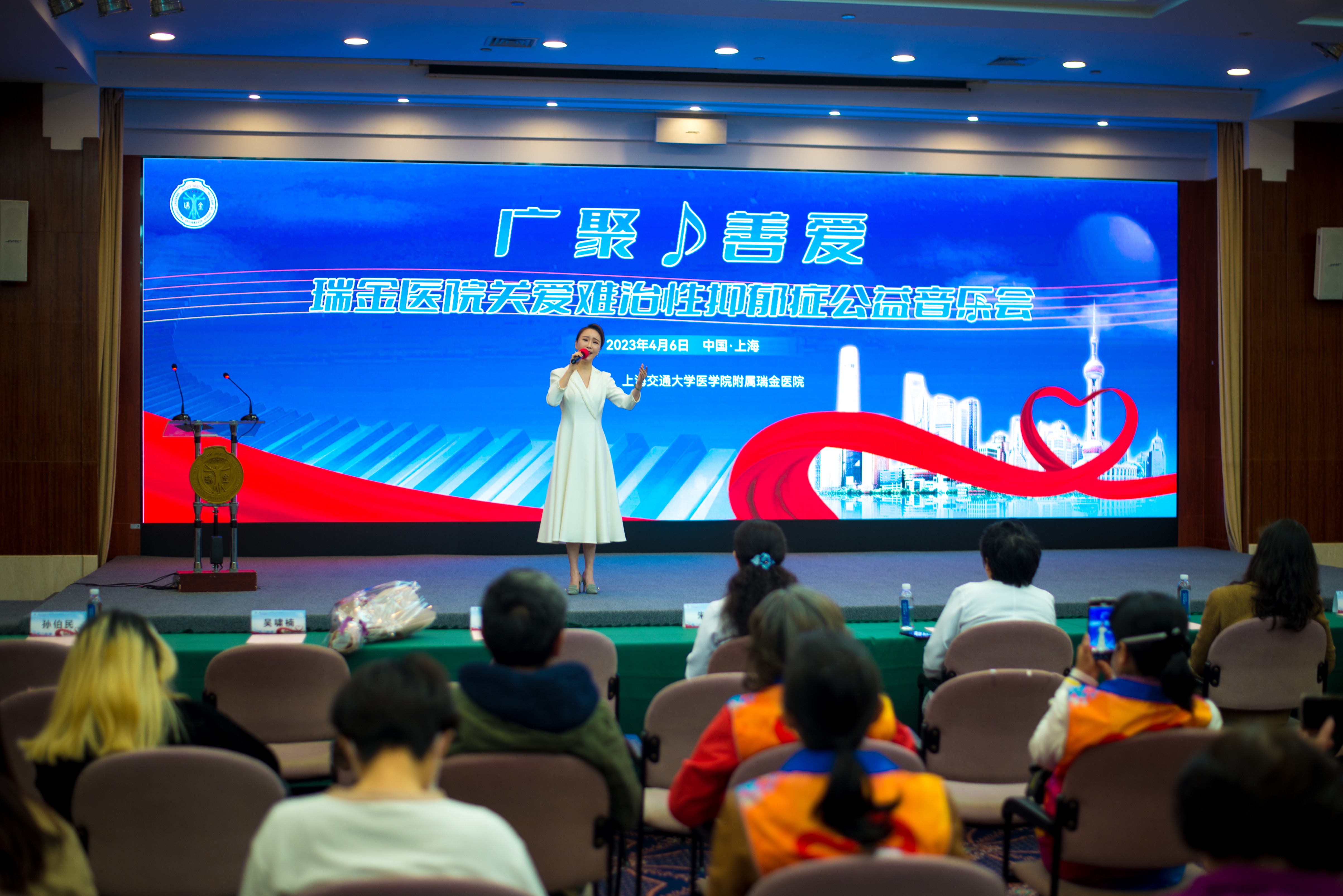 
二龙路肛肠医院黄牛代挂号电话票贩子号贩子网上预约挂号,住院检查加快,植入芯片接受脑机接口神经调控治疗，抑郁症男子讲述治疗过程