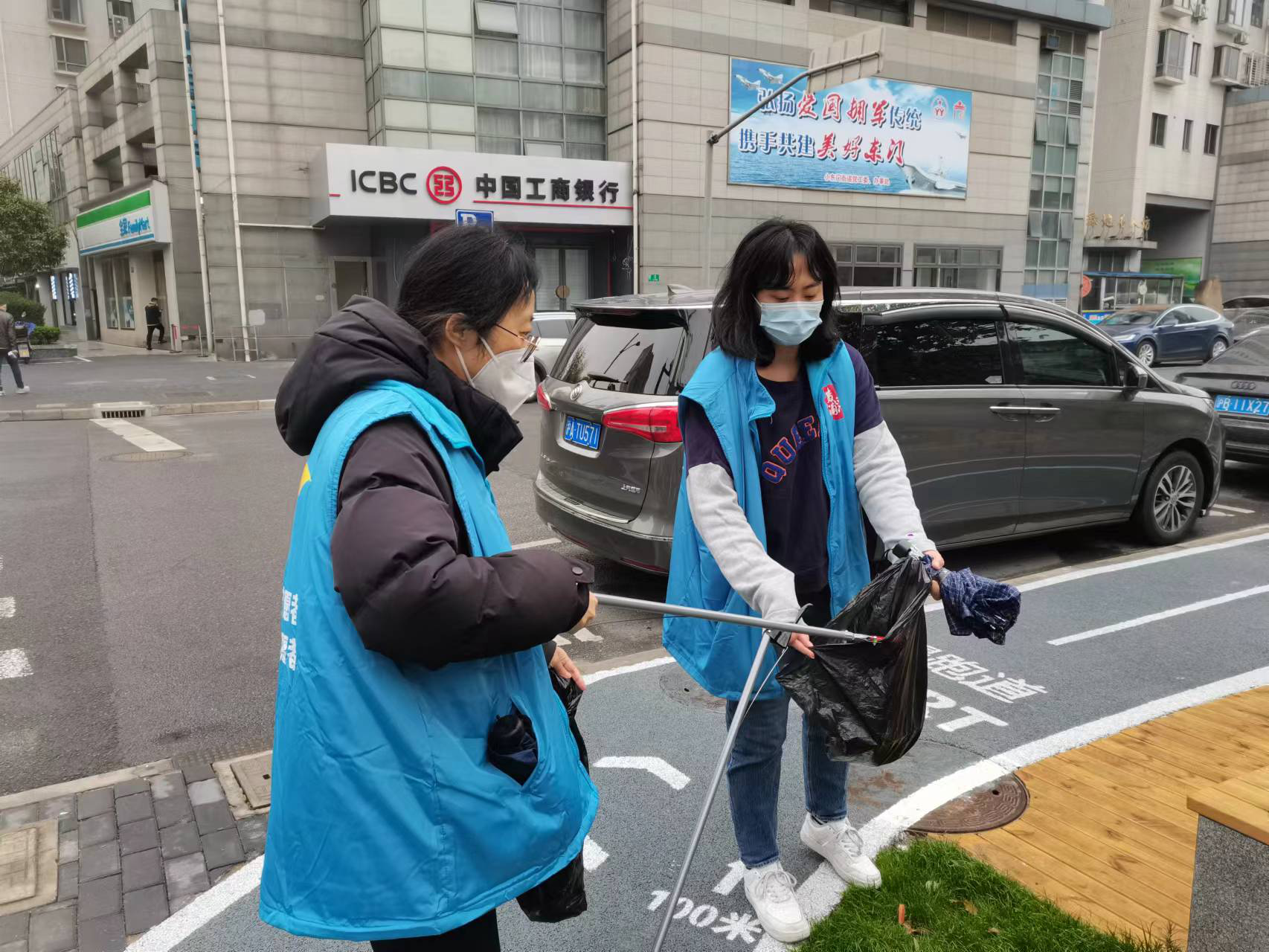 
南京金陵医院黄牛代挂号电话票贩子号贩子网上预约挂号,住院检查加快,创建文明城区 彰显志愿精神——黄浦区社会帮教志愿者积极投身创全工作