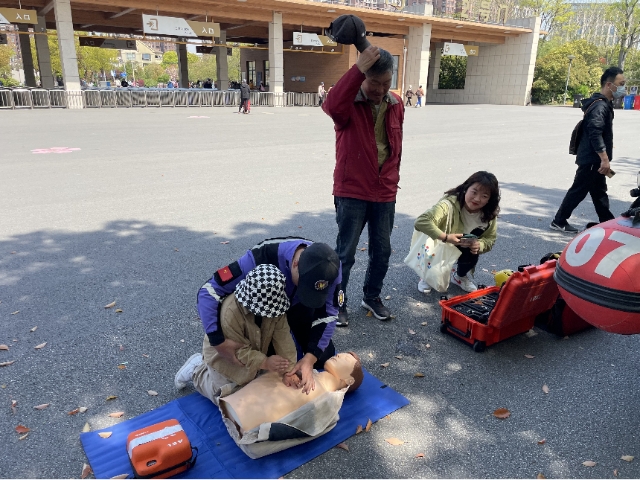 
长沙各大医院黄牛代挂号电话票贩子号贩子网上预约挂号,住院检查加快,安全“樱”知道 区应急局开展应急安全知识宣传活动