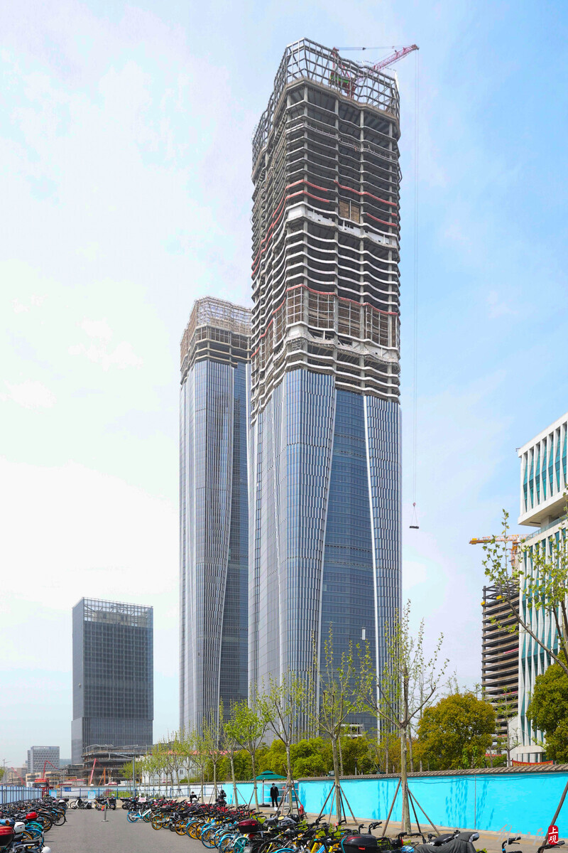 320米沪上最高双子塔,张江科学之门完成双封顶