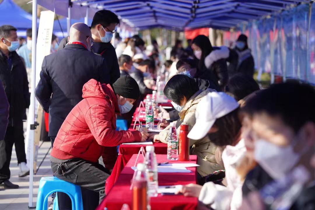 
天津眼科医院黄牛代挂号电话票贩子号贩子网上预约挂号,住院检查加快,上海一季度新增就业岗位15.31万个，就业形势回稳向好