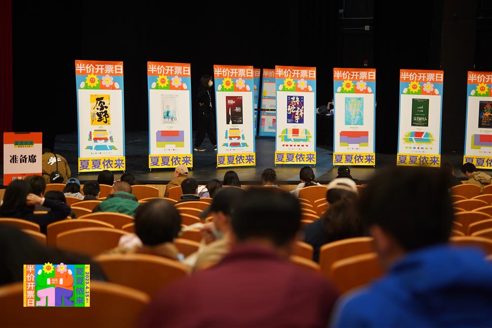 
杭州各大医院黄牛代挂号电话票贩子号贩子网上预约挂号,住院检查加快,上海安福路清晨排起长队，有人昨晚11点赶来，上次这么热闹还是2019年