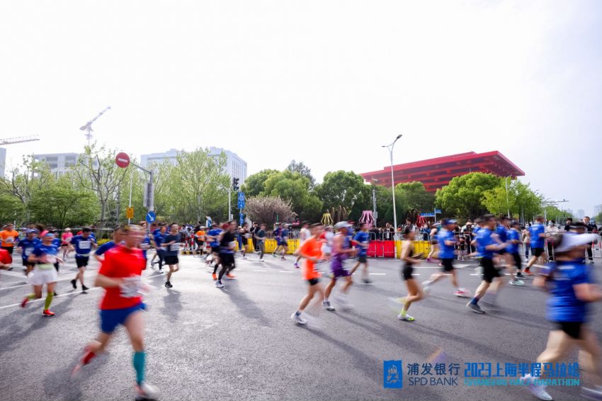 
成都华西医院黄牛代挂号电话票贩子号贩子网上预约挂号,住院检查加快,把赛事保障做到极致！上海半马热力回归