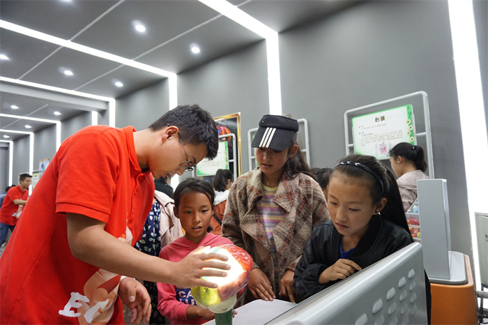 
北京各大医院黄牛代挂号电话票贩子号贩子网上预约挂号,住院检查加快,走出去是为了更好回来！这位来自深山的博士生返乡劝学助力乡村振兴