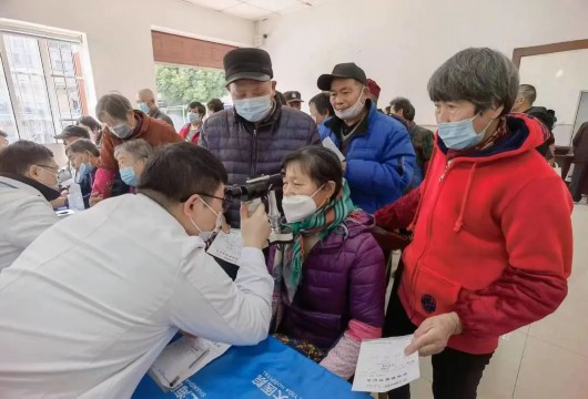 
北京同仁医院黄牛代挂号电话票贩子号贩子网上预约挂号,住院检查加快,公益门诊开到家门口，贴心服务赢得居民连连点赞