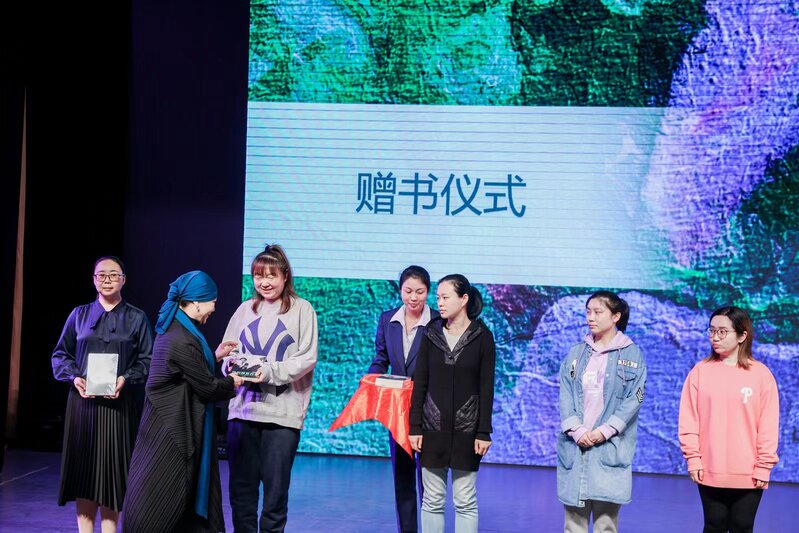 
南京眼科医院黄牛代挂号电话票贩子号贩子网上预约挂号,住院检查加快,艺术与社区的链接如何打通？旅德华人艺术家王小慧将与虹口区共同探索