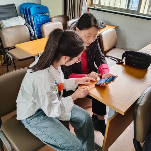 
东直门医院黄牛代挂号电话票贩子号贩子网上预约挂号,住院检查加快,“助老”帮办，让“数字有温度”