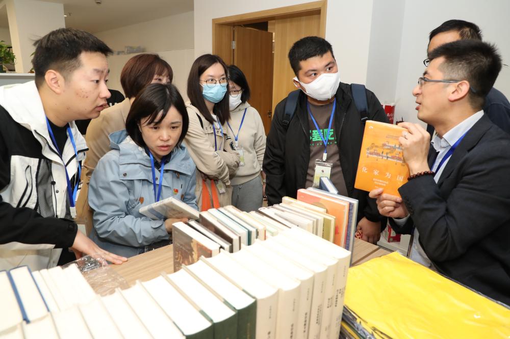 
南京市第一医院黄牛代挂号电话票贩子号贩子网上预约挂号,住院检查加快,练摊、直播、请读者参观工位，做书人拼了，首届“世纪好书节”来了！