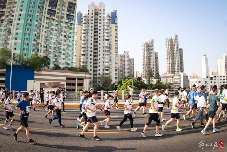 
广州肿瘤医院黄牛代挂号电话票贩子号贩子网上预约挂号,住院检查加快,感受苏河新活力，上海苏州河半马开跑