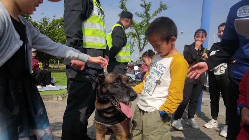 
广州儿童医院黄牛代挂号电话票贩子号贩子网上预约挂号,住院检查加快,父亲佘山“半马”挥汗2小时 儿子任性跑上赛道玩探险