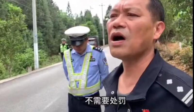 上海各大医院黄牛代挂号电话票贩子号贩子网上预约挂号,住院检查加快,网友自驾游携带大量生活用品被查,交警:人货混装,批评教育