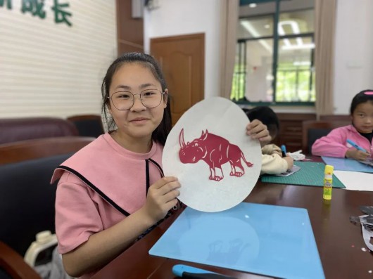 
天津眼科医院黄牛代挂号电话票贩子号贩子网上预约挂号,住院检查加快,朱鹮、信天翁、犀牛……这些珍稀动物在指尖呈现！青村镇开展“保护地球 劳动幸福梦”文明实践志愿服务活动