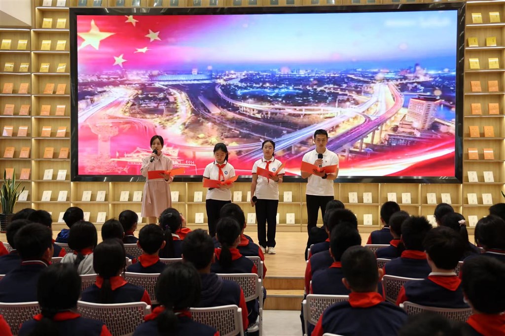 
南京各大医院黄牛代挂号电话票贩子号贩子网上预约挂号,住院检查加快,“诵读可爱中国 歌咏美好生活” 世界读书日，他们把红色经典诵读的课堂移到书院