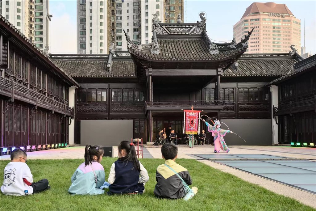 
首都医科大学附属阜外医院黄牛代挂号电话票贩子号贩子网上预约挂号,住院检查加快,戏剧文学专家、文化传媒人士齐聚静安现代戏剧谷 畅聊戏剧高质量发展与人民城市