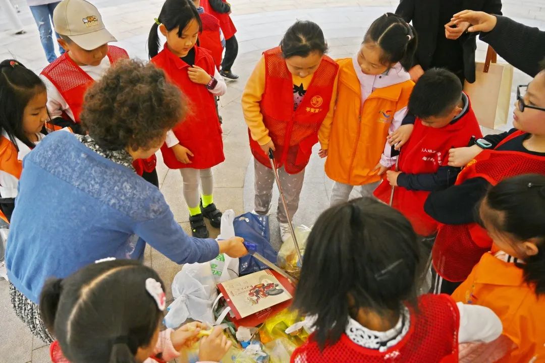 
广州各大医院黄牛代挂号电话票贩子号贩子网上预约挂号,住院检查加快,两湾萌娃走读苏河！小小“护湾豆”变身“环境小卫士”