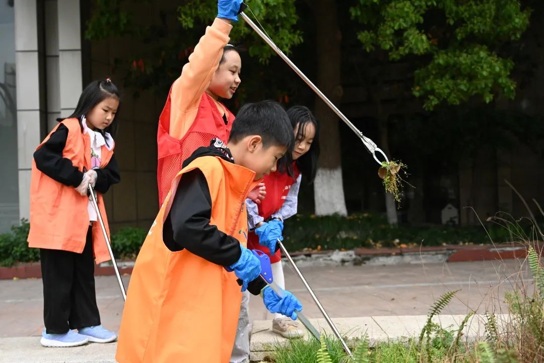 
广州各大医院黄牛代挂号电话票贩子号贩子网上预约挂号,住院检查加快,两湾萌娃走读苏河！小小“护湾豆”变身“环境小卫士”